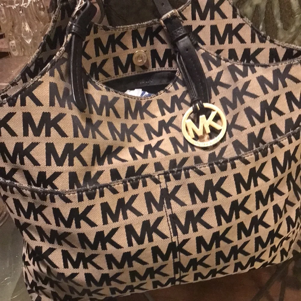 💋💋💋Michael Kors Everyday